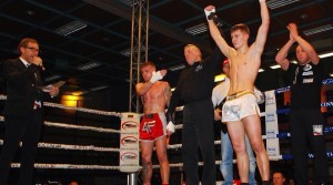 Artur Scherer gewinnt WFCA-Titel im Thai-Kickboxen-K1